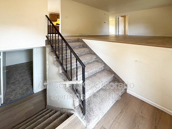 Building Photo - 1389 Commanchero Ct