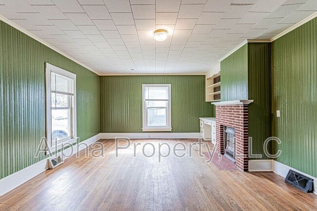 Building Photo - 678 N Liberty St