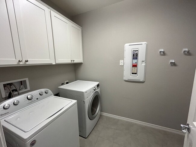 Building Photo - 25908 W Sands Dr