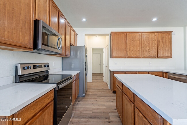 Building Photo - 4244 E Gleneagle Dr