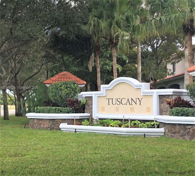 Building Photo - 8209 SW 25th Ct