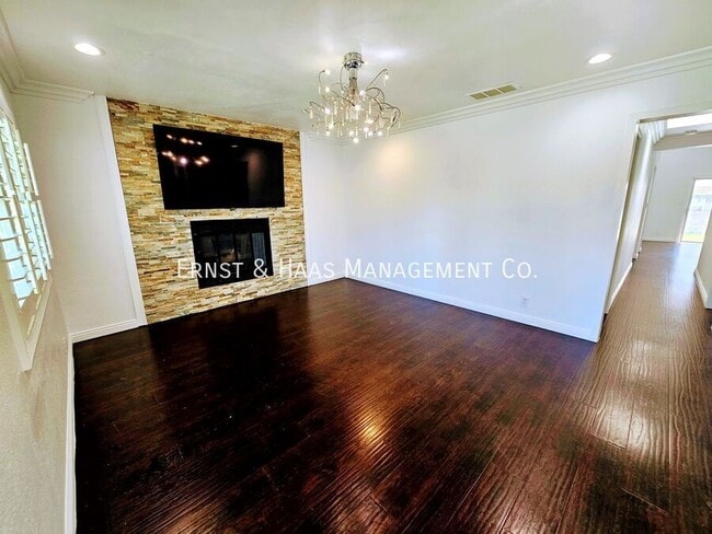 Building Photo - 5012 N Bentree Cir