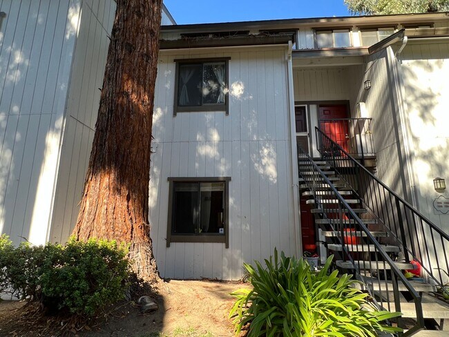Building Photo - Bright Spacious Downstairs 1 bedroom 1 bath Condo in Serene North San Jose Community