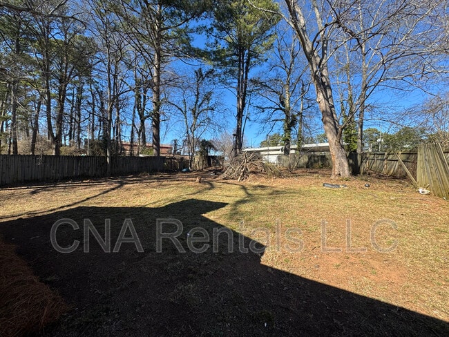 Building Photo - 1826 Clearwater Dr SE