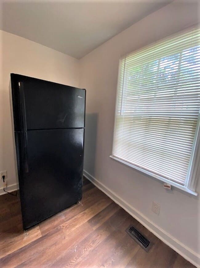 Building Photo - Move in Special!  West Charlotte.  Renovat...