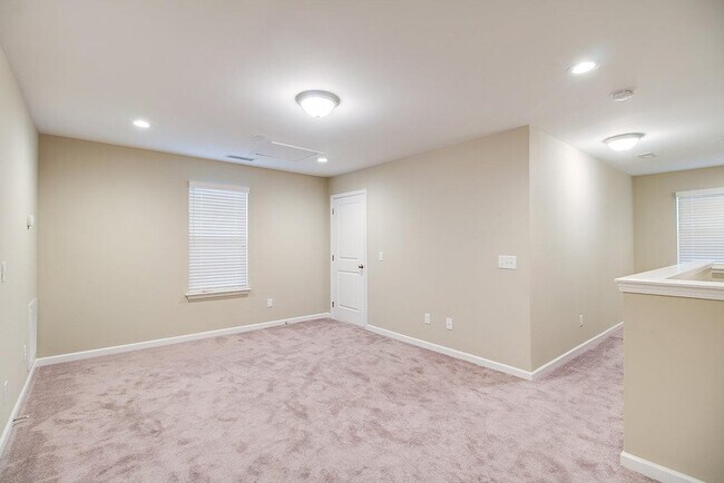 Building Photo - 95 Plumlee Dr