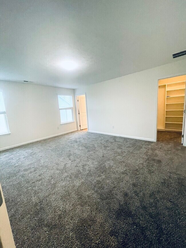 Building Photo - Beautiful 3 beds 2.5 Baths in Dublin