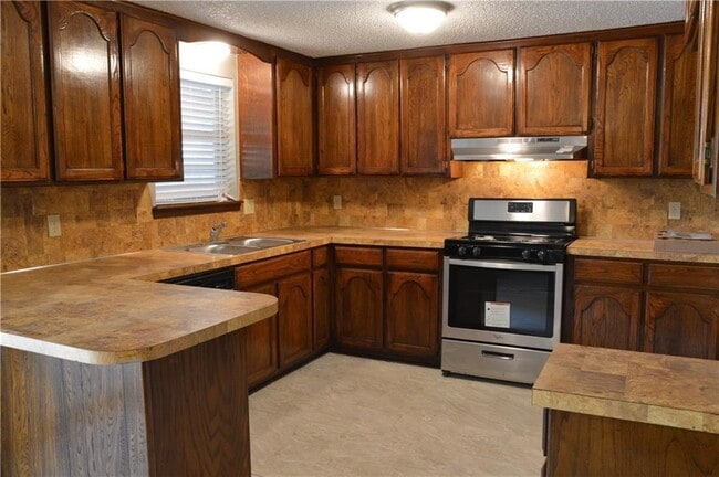 Building Photo - 1054 Cumberland Mansion