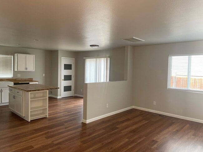 Building Photo - 7433 Spey Dr