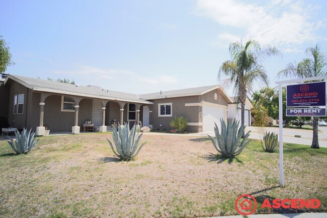 Primary Photo - Lovely Home in East Bakersfield!