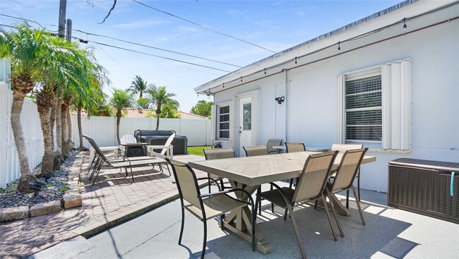 Building Photo - 2716 N Ocean Blvd