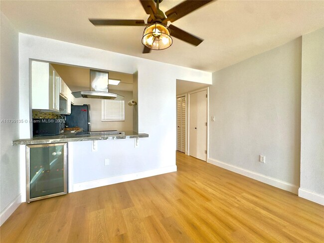 Building Photo - 2233 Calais Dr