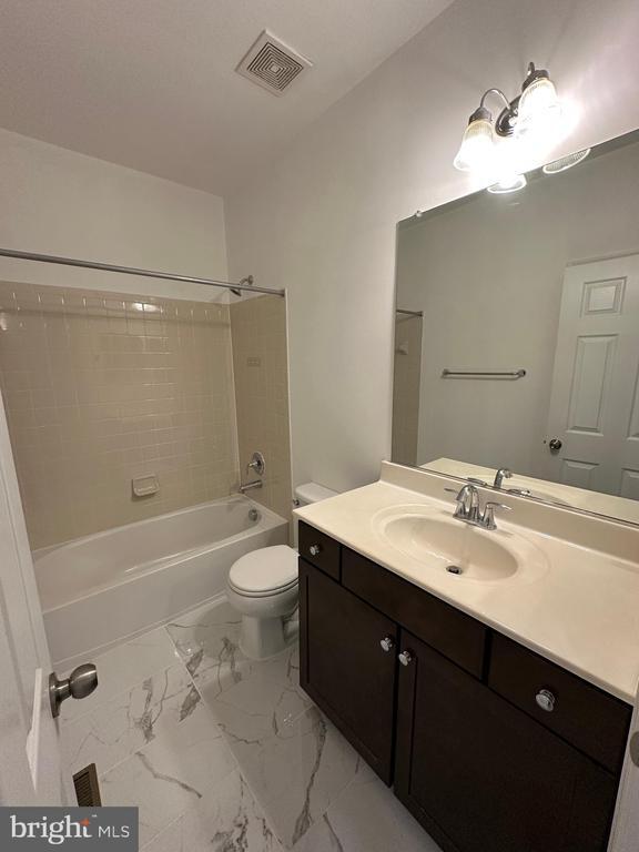 Building Photo - 9075 Alexander Way