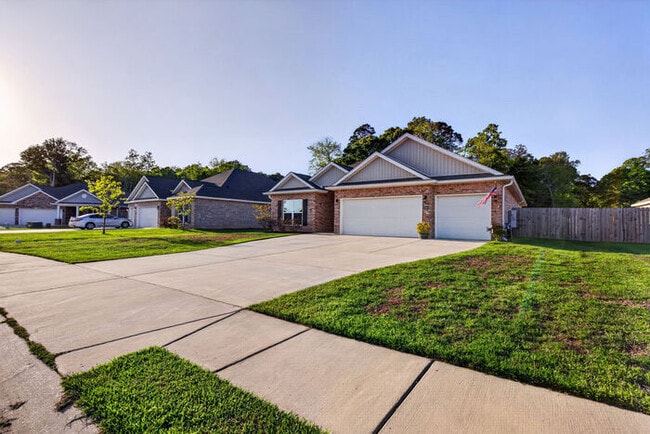 Building Photo - 8009 Crawford Dr