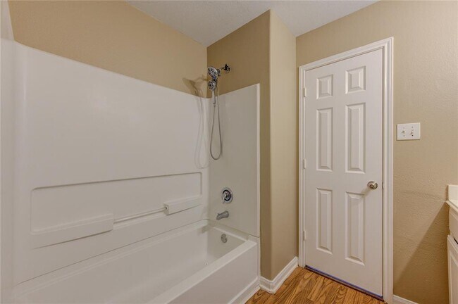 Building Photo - 6814 Manor Terrace Ln