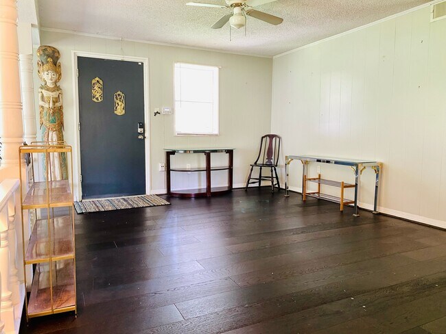 Building Photo - 5263 Sybel Dr