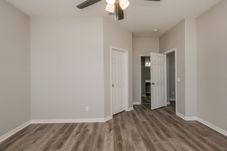 Building Photo - 11171 Golden Silence Dr