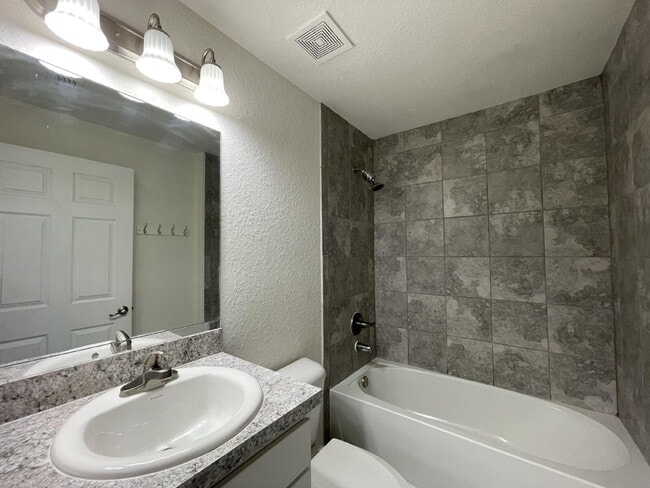 Building Photo - Move-In Ready! Beautiful 3BR/2BA with New Flooring & Fresh Paint