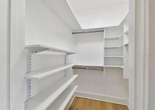 Building Photo - 2508 N Ola Ave