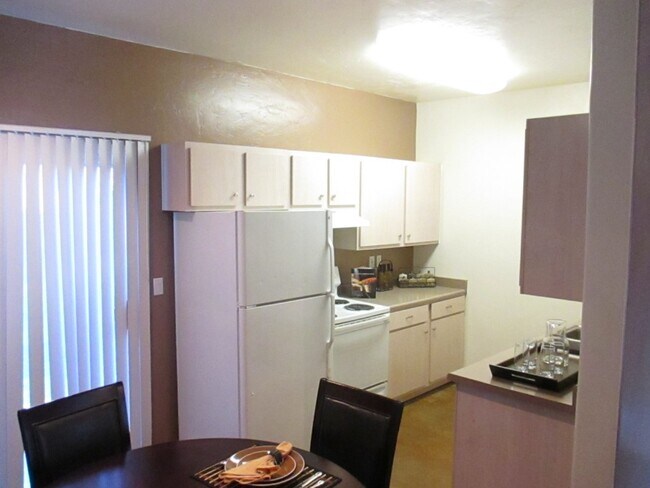 Building Photo - 2621 N Estrella Ave