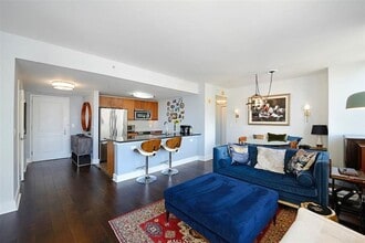 Building Photo - 88 Morgan St