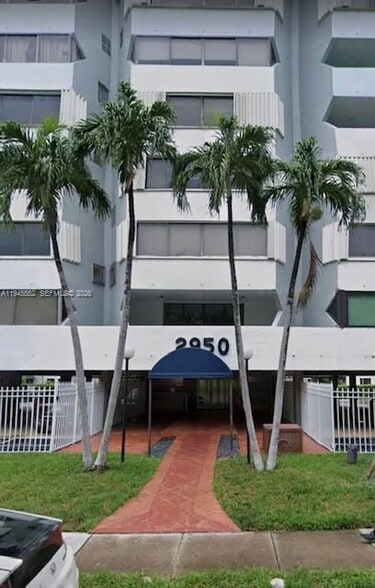 Building Photo - 2950 SW 3rd Ave