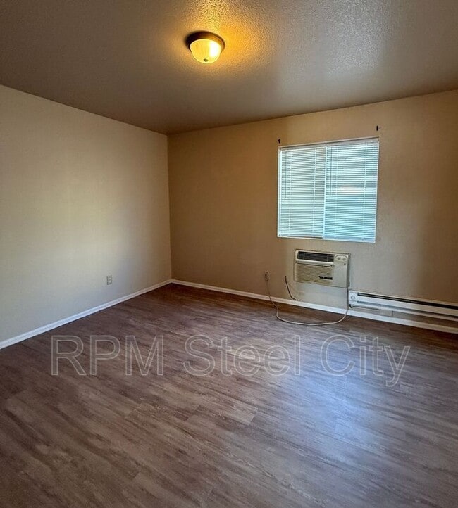 Building Photo - 1717 Oakshire Ln