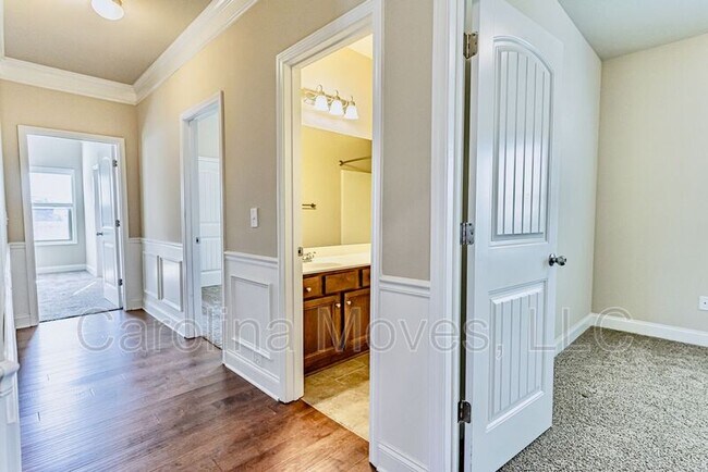 Building Photo - 12 Glenmora Rd