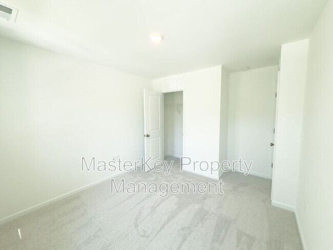 Building Photo - 212 Shingle Oak Rd