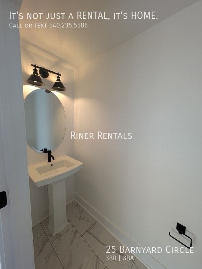 Building Photo - 25 Barnyard Cir