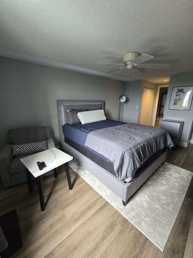 Building Photo - 200 Burkhall St