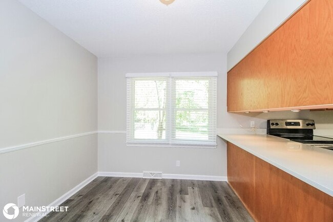 Building Photo - 7215 Crenata Dr