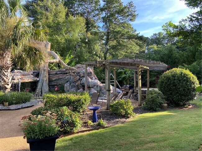 Building Photo - 1679 Rangewood Dr SW