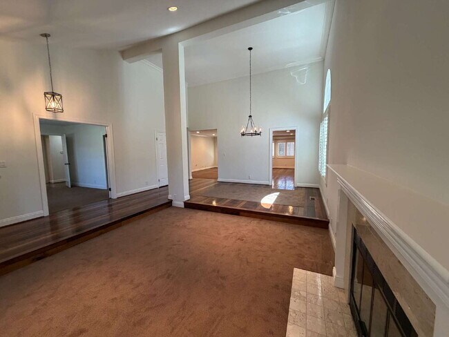 Building Photo - "Charming 4-Bed Oasis with Granite Touches with Tennis and Poolside Bliss steps away in Danville!"
