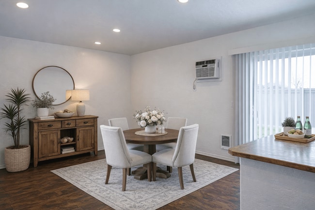 Building Photo - North Pine