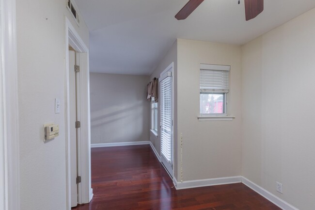 Building Photo - Beautiful 1 BR / 1 BA Home for Rent