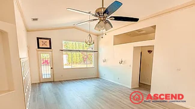 Building Photo - 4 Bedroom Home In Rosedale!!