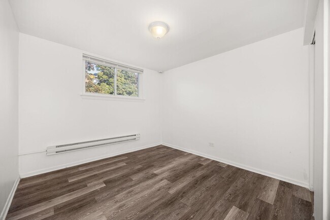 Building Photo - 1204 S 49th Ct