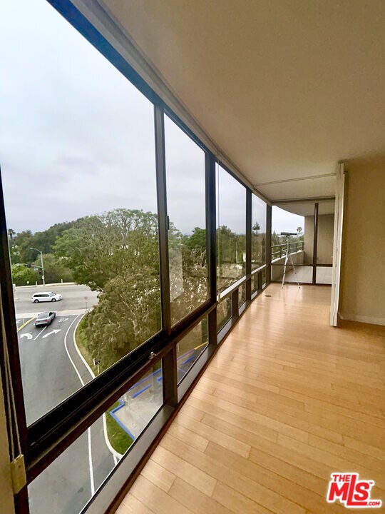 Building Photo - 4337 Marina City Dr