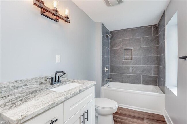 Building Photo - Beautifully remodeled single family home!