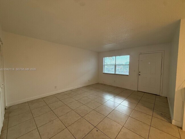 Building Photo - 400 NW 65th Ave
