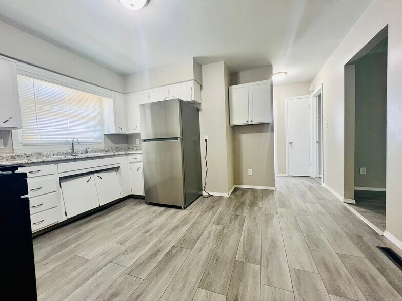 Kitchen - 238 Palmer Dr