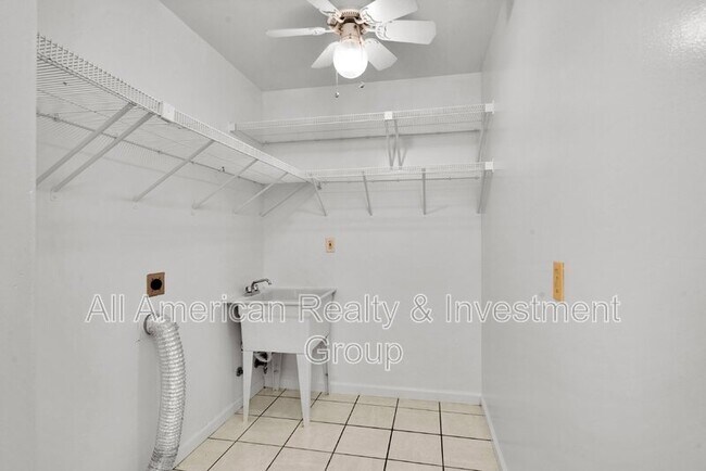 Building Photo - 20 Dogwood Ln