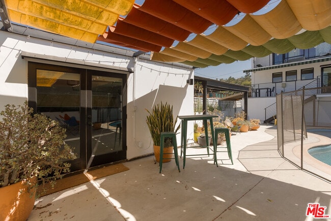 Building Photo - 2287 Glendale Blvd
