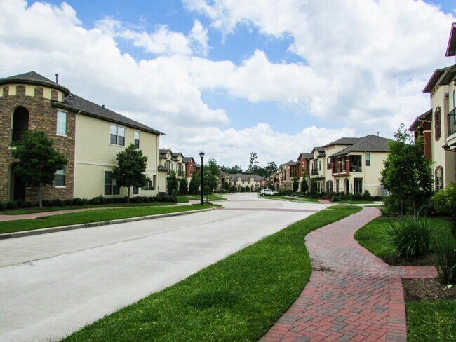Building Photo - 14562 San Pietro Dr