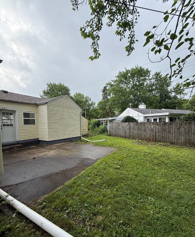 Building Photo - 608 Schuyler Dr