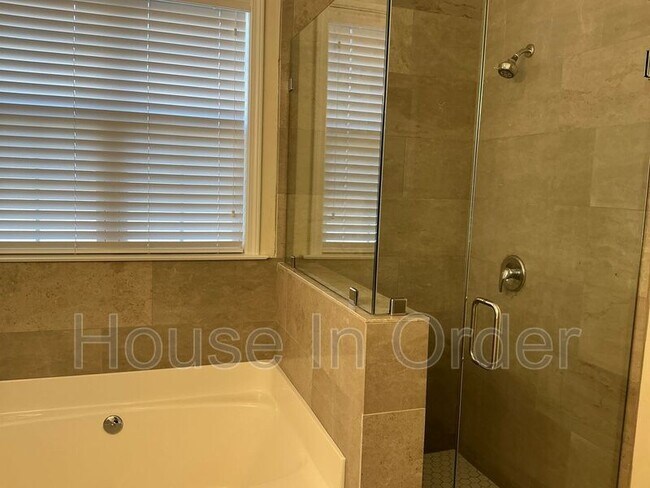 Building Photo - 46 Summer Meadow Rd