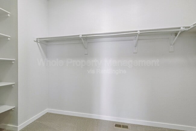 Building Photo - 1821 Blue Star Ln