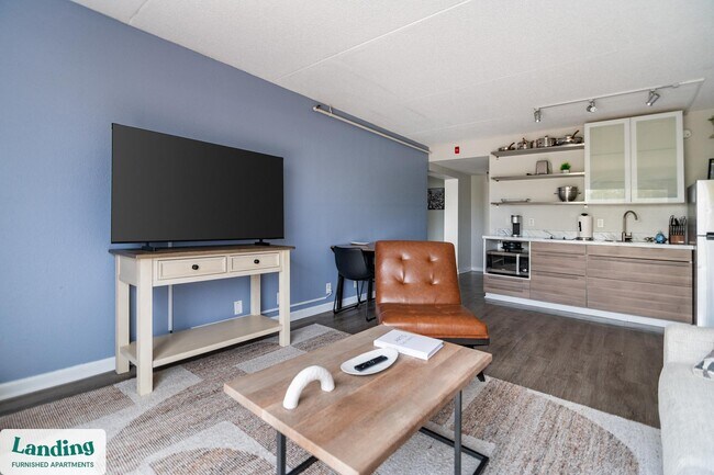 Building Photo - 1362 Passenger St