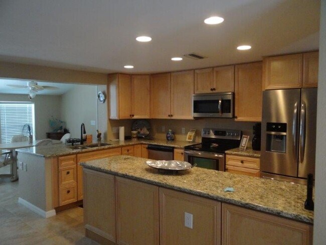 Building Photo - AVAILABLE SEASON 2026   PORT CHARLOTTE, HE...